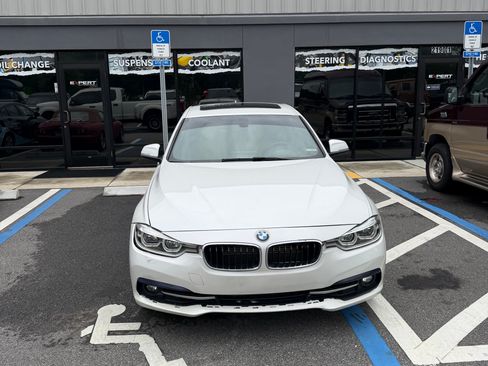 Used 2017 BMW 330e RWD image 5