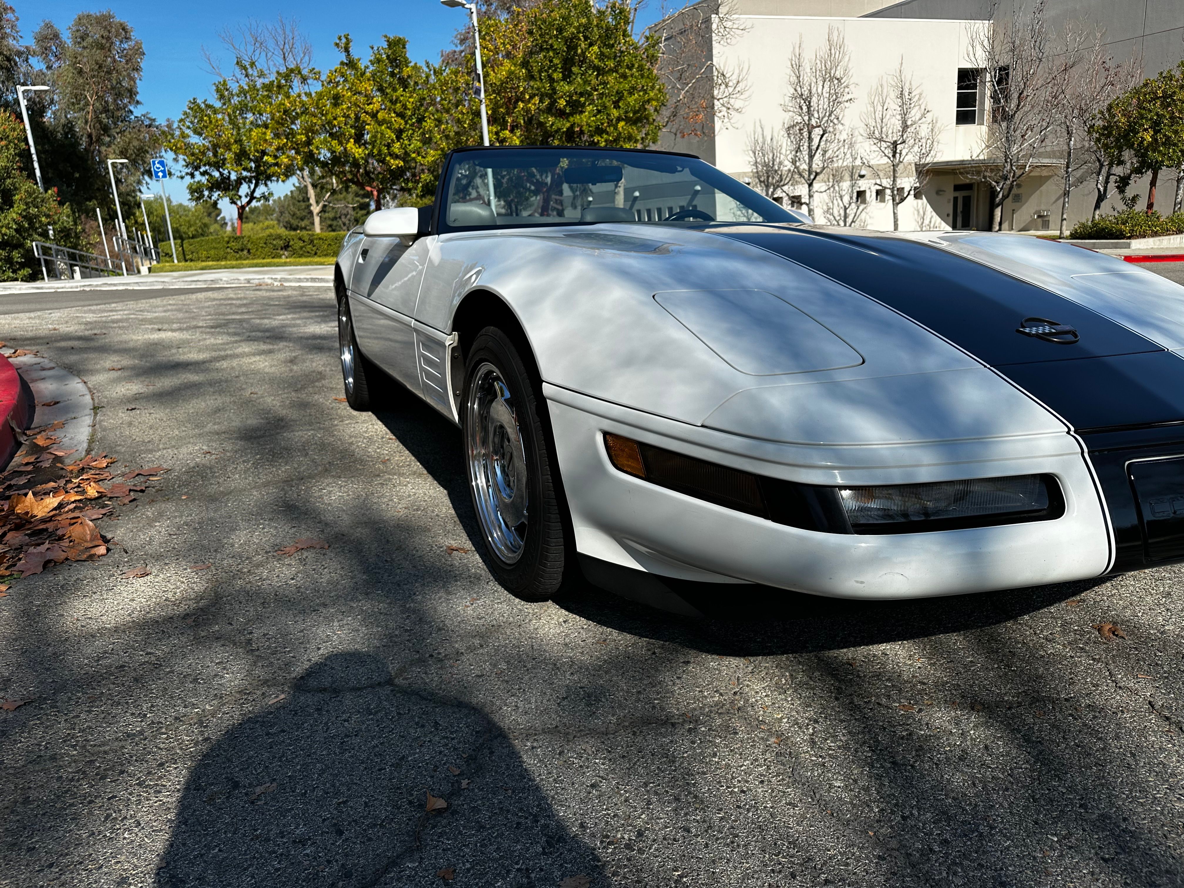 Used 1992 Chevrolet Corvette Convertible RWD image 4