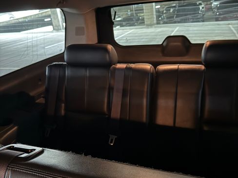 Used 2013 Chevrolet Suburban LT w/ Luxury Package image 6