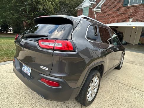 Used 2014 Jeep Cherokee Latitude w/ Comfort/Convenience Group image 12