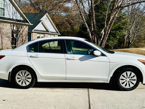 Used 2010 Honda Accord LX image 2
