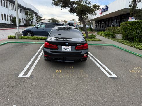 Used 2020 BMW 530e w/ Convenience Package image 4