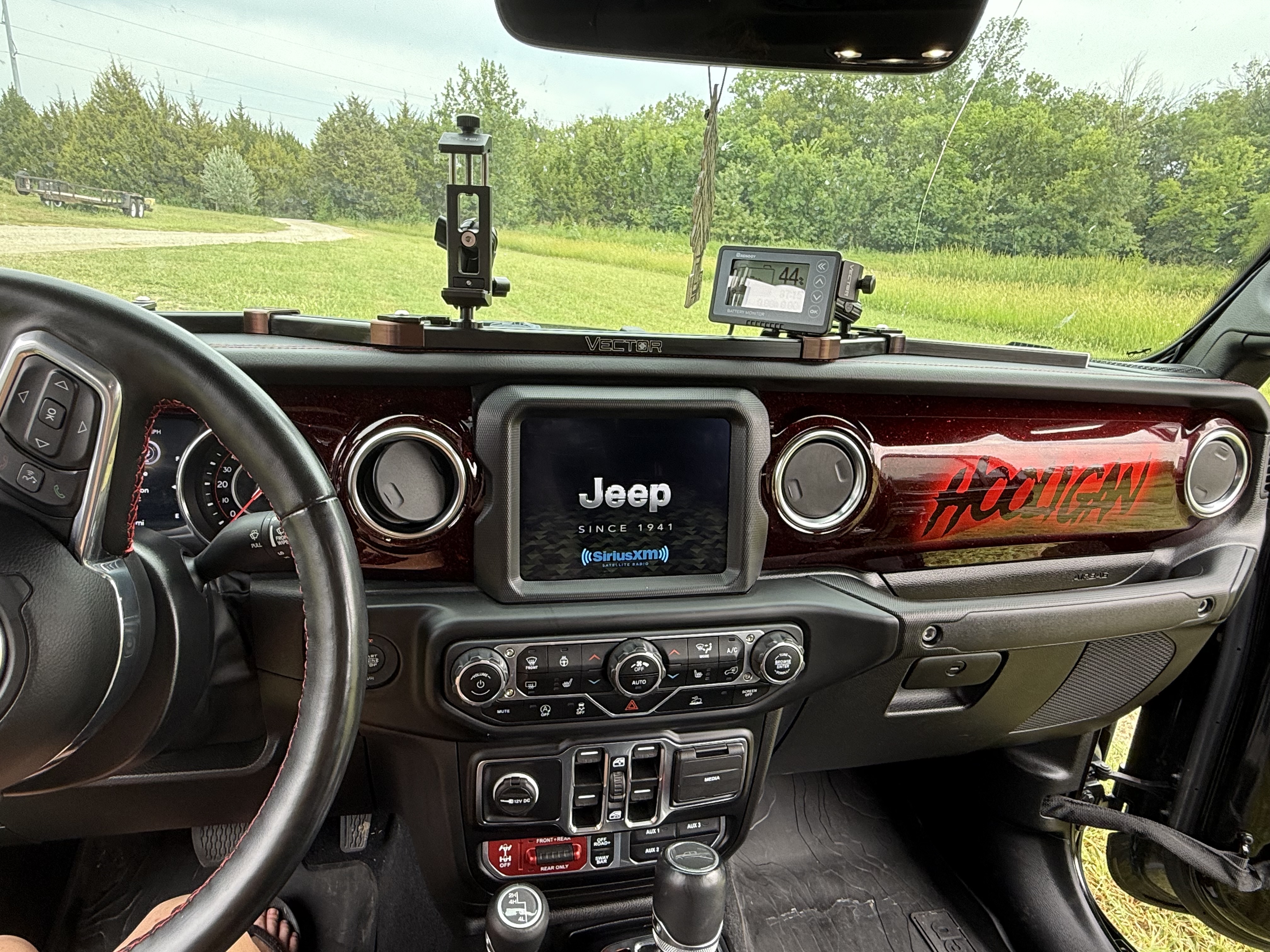 Used 2022 Jeep Gladiator Rubicon w/ LED Lighting Group AWD/4WD image 23