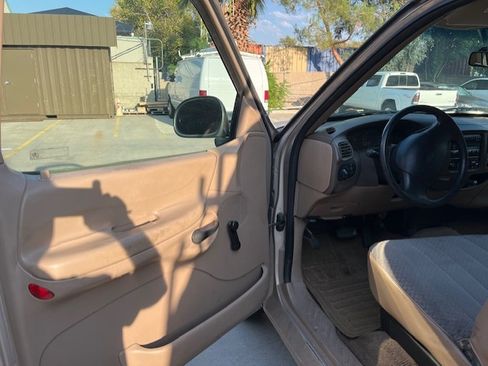 Used 1998 Ford F150 2WD SuperCab image 6