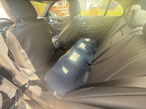 Used 2019 Mercedes-Benz E 300 4MATIC image 9