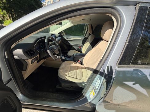 Used 2022 Ford Escape SE w/ Convenience Package FWD image 10