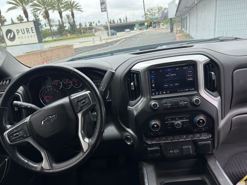 Used 2020 Chevrolet Silverado 1500 LT Trail Boss AWD/4WD image 10