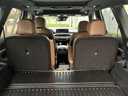 Used 2021 Kia Telluride SX w/ SX Prestige Package image 10