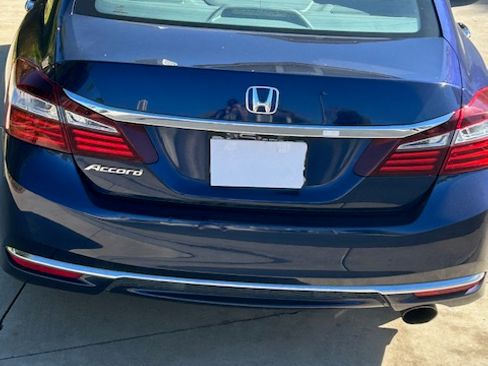 Used 2016 Honda Accord EX-L image 6