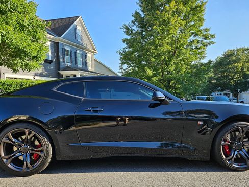 Used 2018 Chevrolet Camaro SS RWD image 1