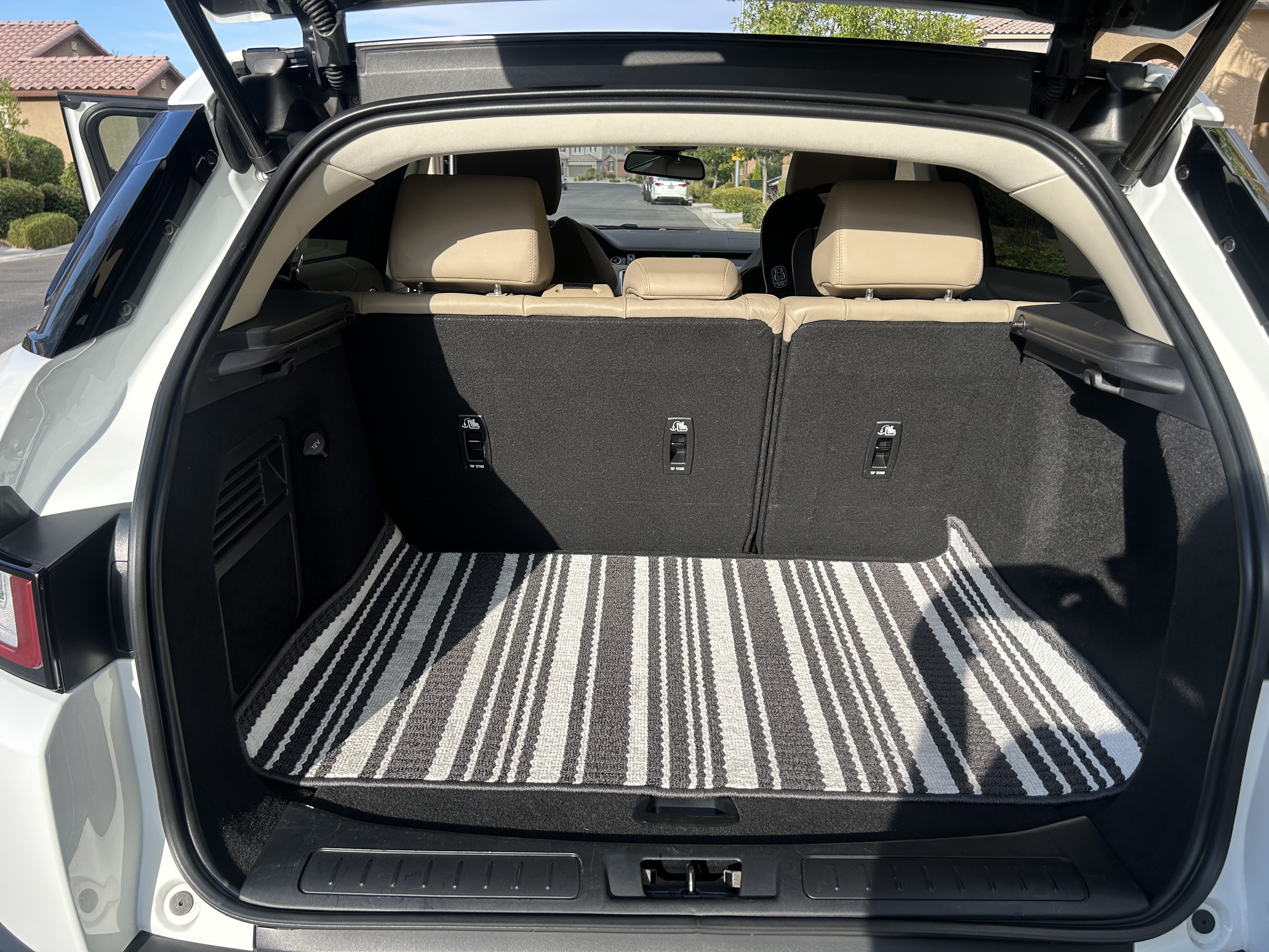Used 2018 Land Rover Range Rover Evoque AWD/4WD image 16