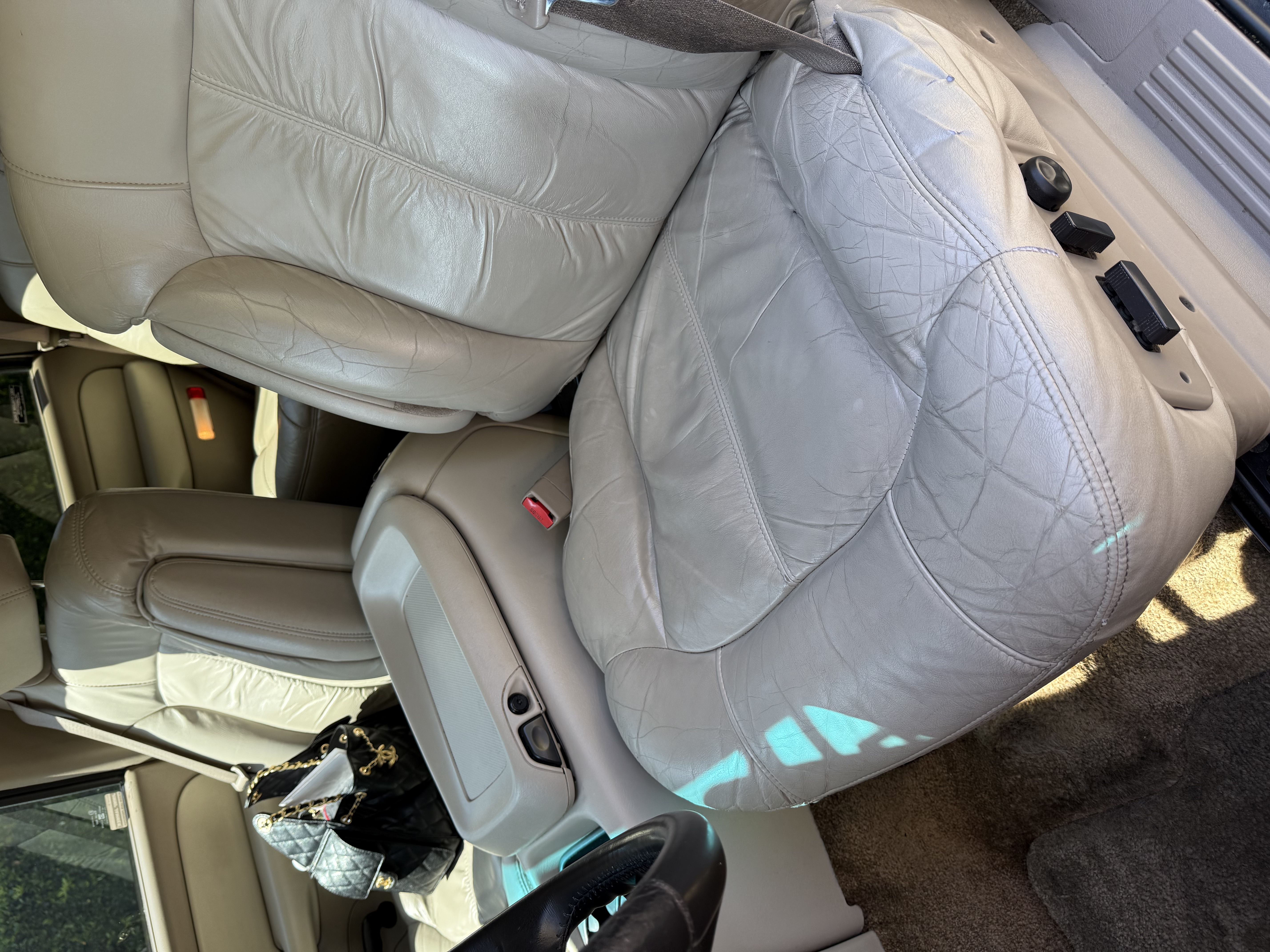 Used 2002 Chevrolet Tahoe LT RWD image 25