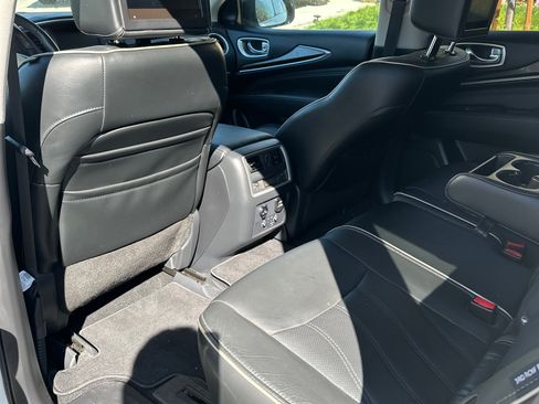 Used 2019 INFINITI QX60 Luxe w/ Essential Package image 12