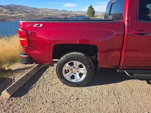 Used 2018 Chevrolet Silverado 1500 LT w/ All Star Edition image 10