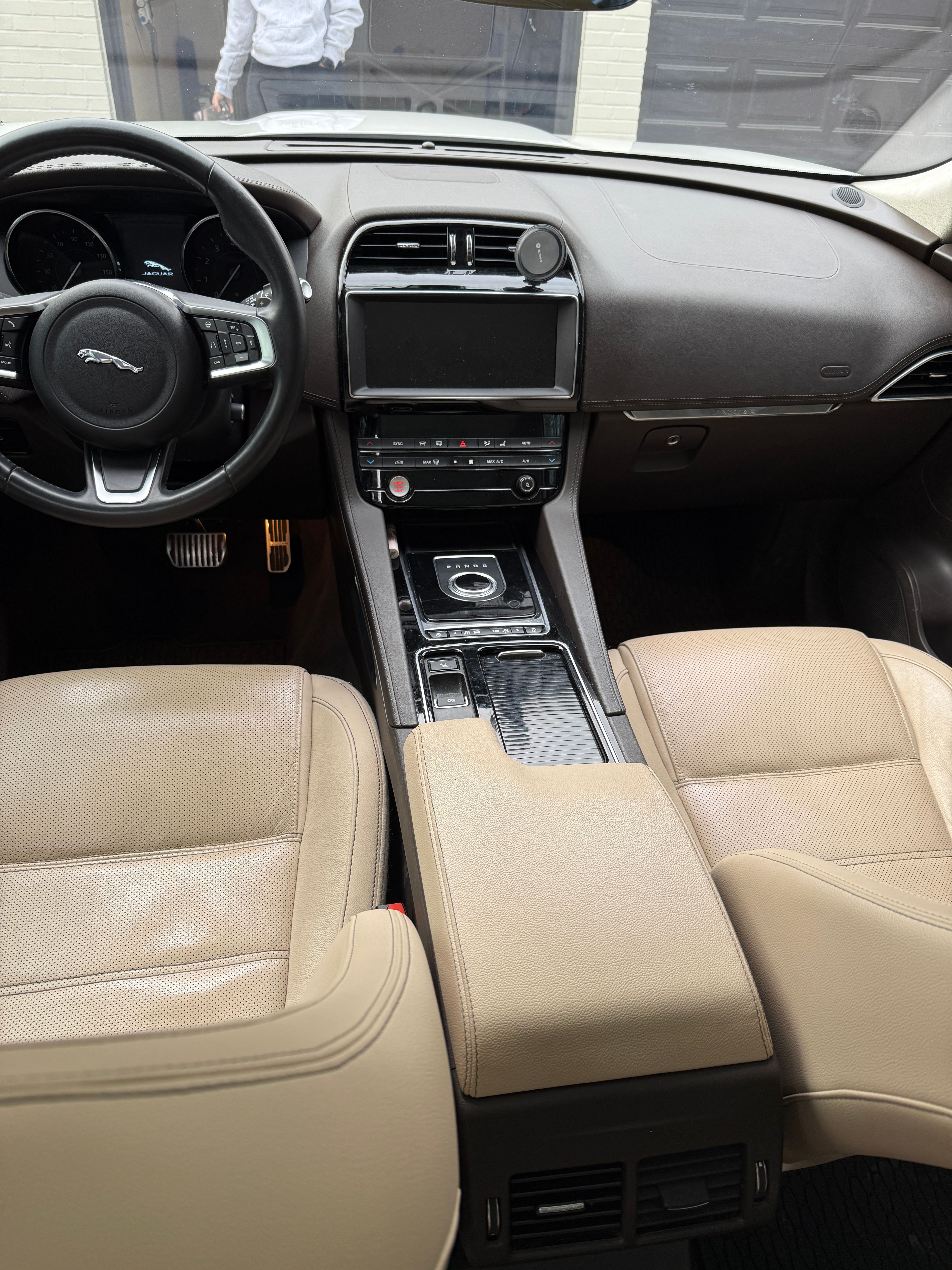 Used 2019 Jaguar F-PACE Prestige AWD/4WD image 9