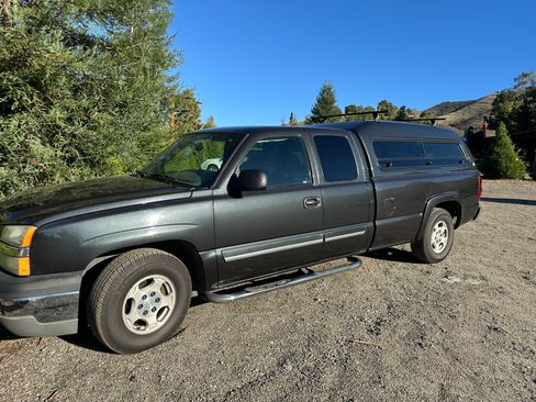 Used 2003 Chevrolet Silverado 1500 LS image 2