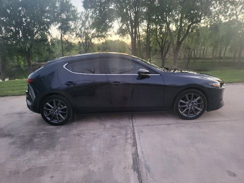 Used 2020 MAZDA MAZDA3 Hatchback FWD image 6