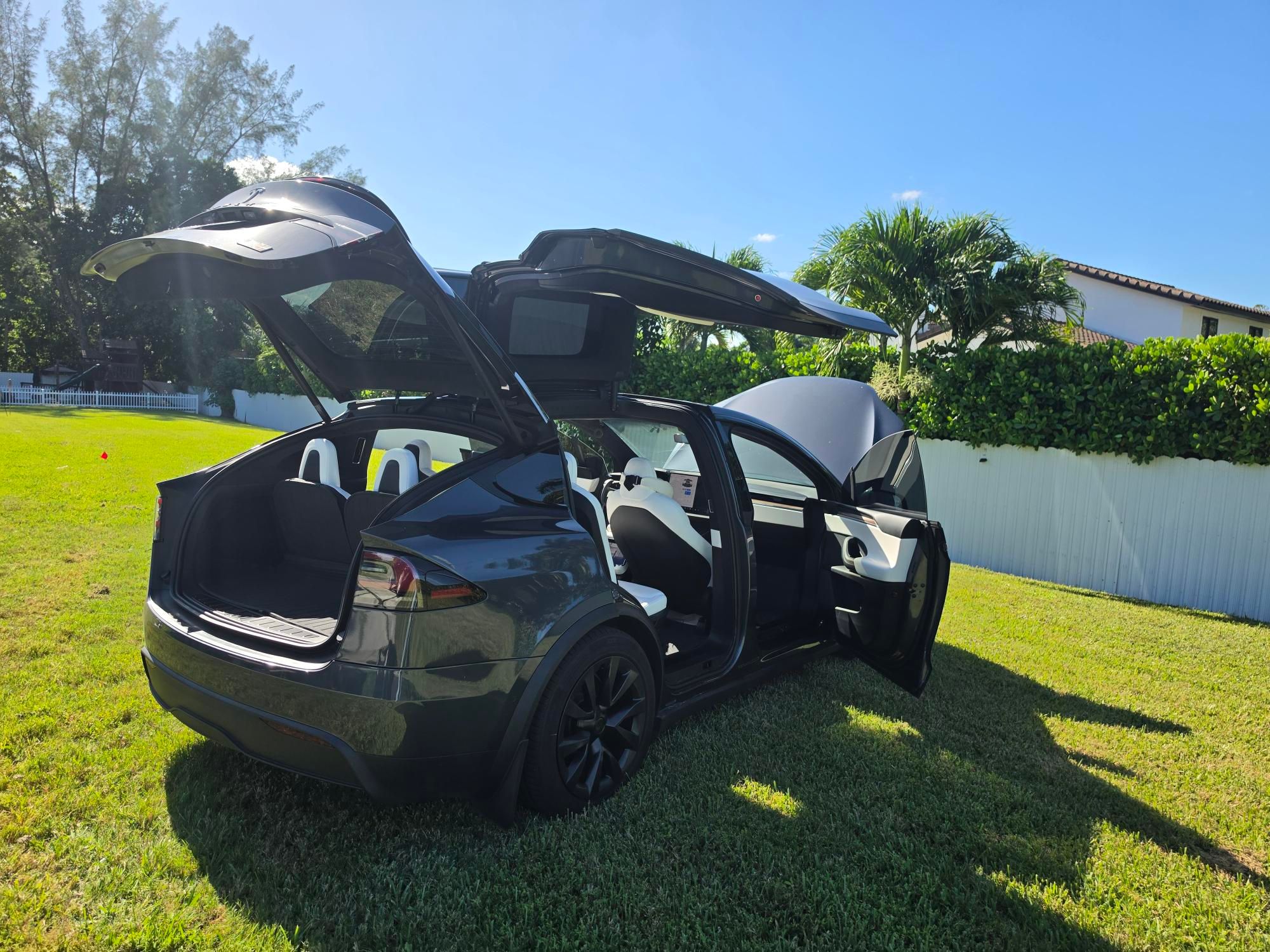 Used 2022 Tesla Model X AWD/4WD image 4