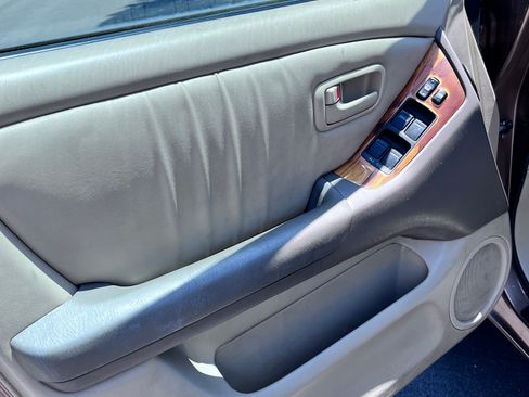 Used 1999 Lexus RX 300 4WD image 11