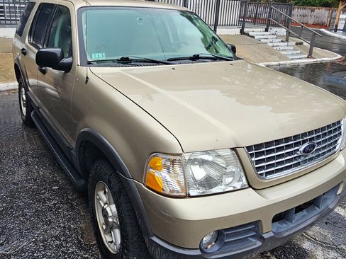 Used 2003 Ford Explorer Sport XLT image 4