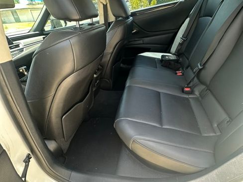 Used 2020 Lexus ES 300h w/ Premium Package FWD image 10