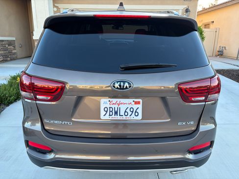 Used 2019 Kia Sorento EX AWD/4WD image 5