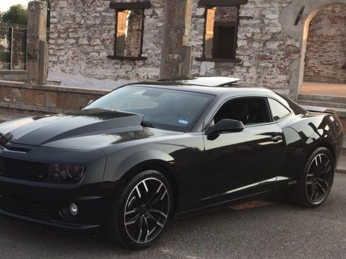 Used 2011 Chevrolet Camaro SS w/ RS Package image 10