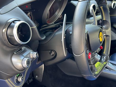 Used 2019 Ferrari Portofino RWD image 4