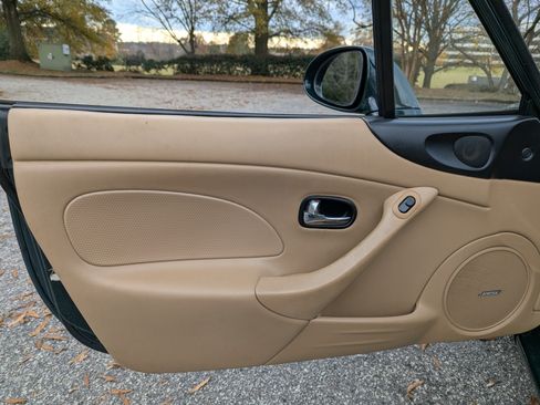 Used 2001 MAZDA MX-5 Miata SE image 10