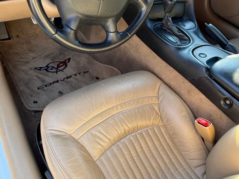 Used 1998 Chevrolet Corvette Coupe w/ Memory Pkg image 6