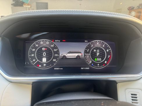 Used 2022 Land Rover Range Rover Sport SVR Carbon Edition AWD/4WD image 6