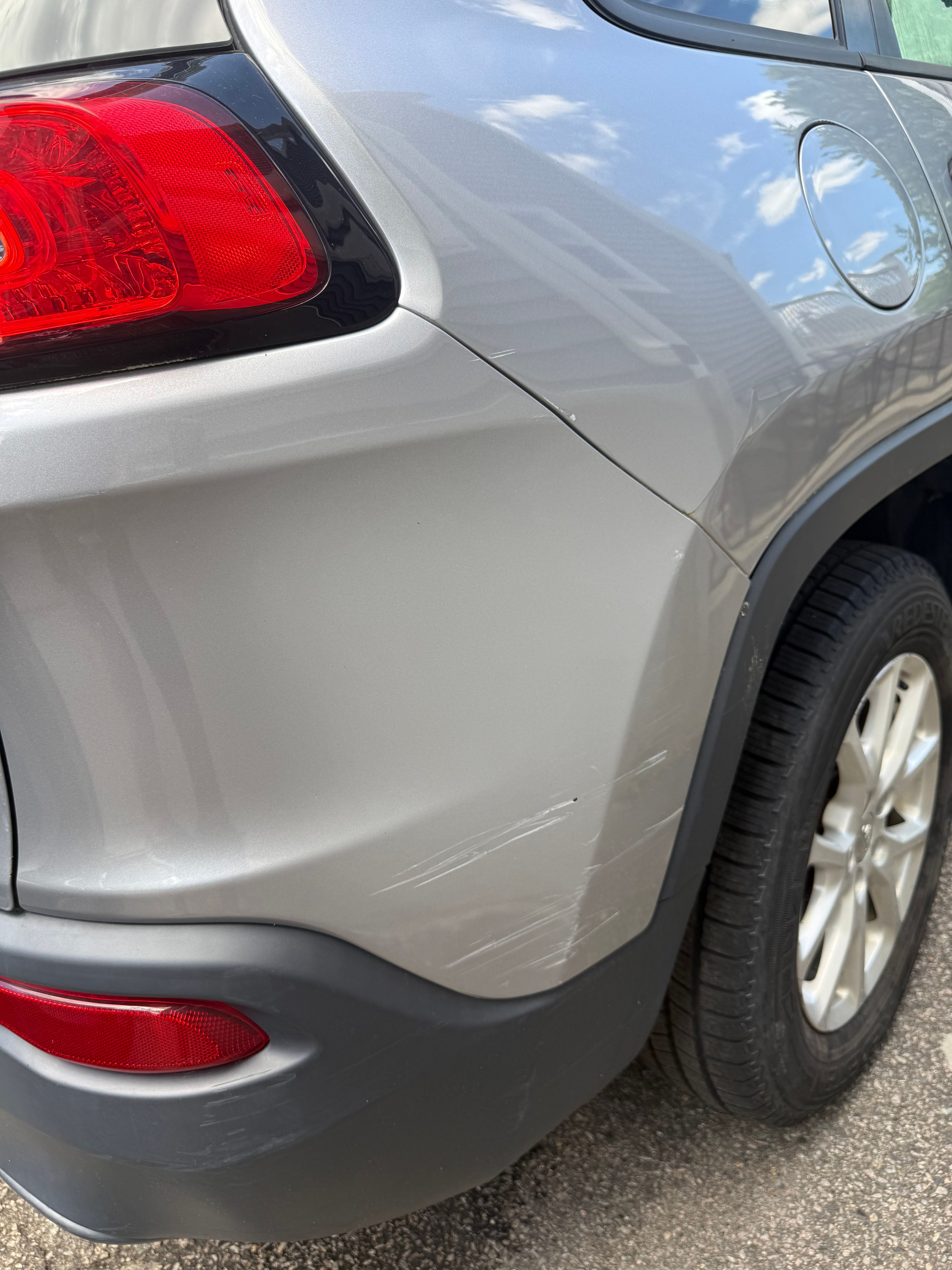 Used 2014 Jeep Cherokee Sport FWD image 10