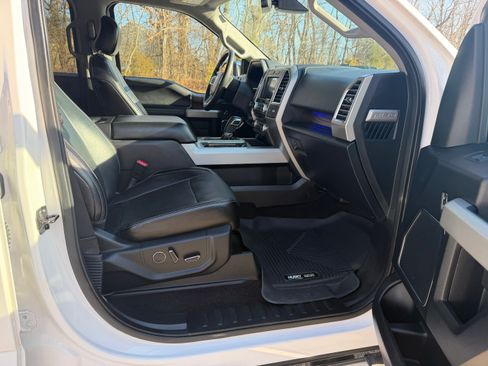 Used 2016 Ford F150 Lariat w/ Equipment Group 502A Luxury image 9