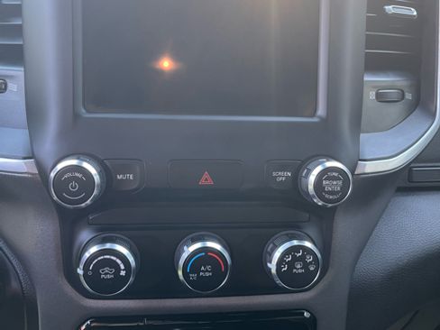 Used 2021 RAM 1500 Big Horn AWD/4WD image 12