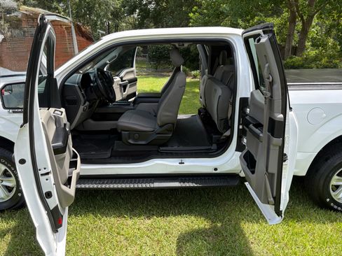 Used 2017 Ford F150 XLT AWD/4WD image 16