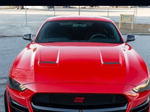 Used 2018 Ford Mustang GT image 12