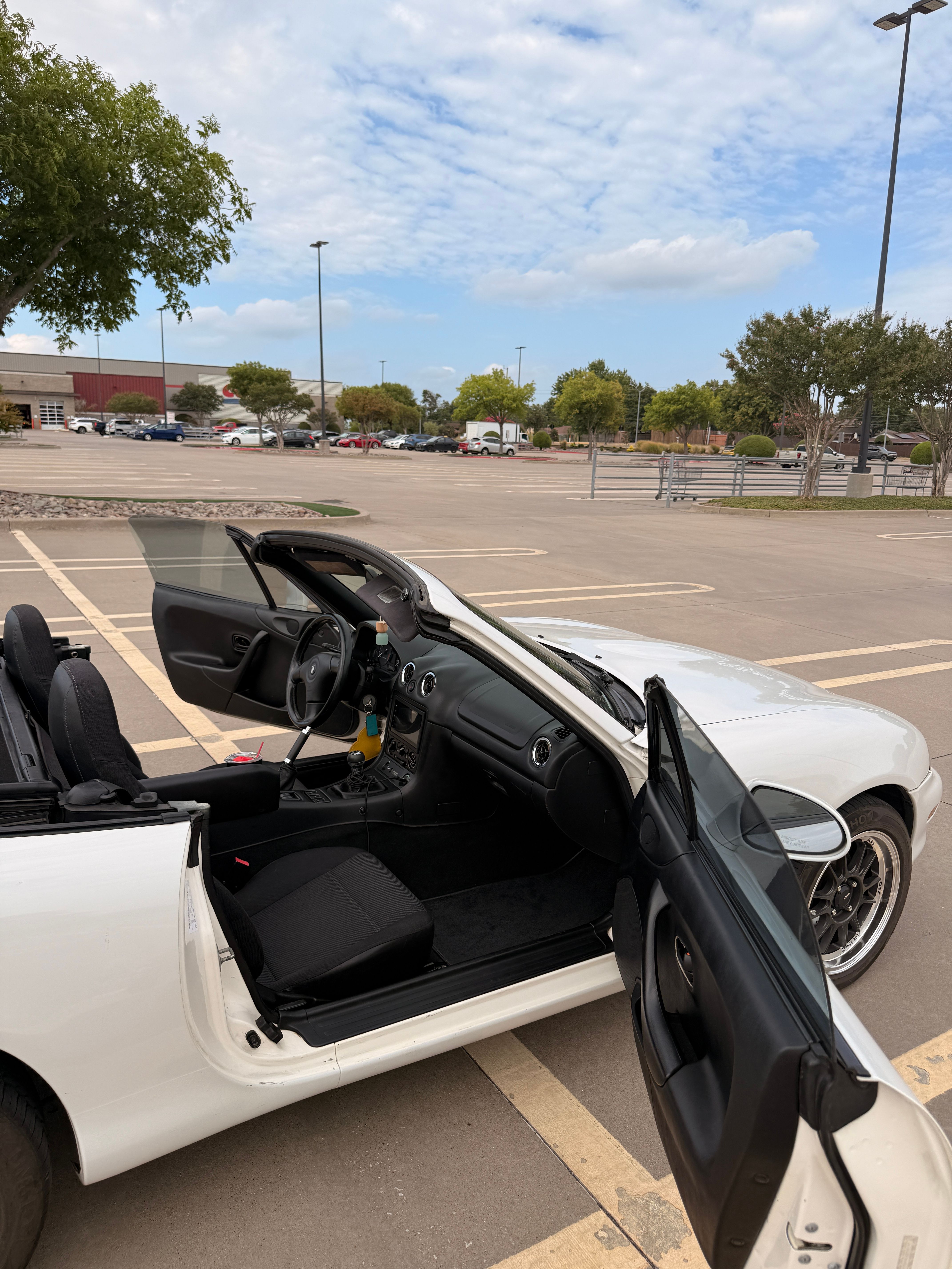 Used 2000 MAZDA MX-5 Miata RWD image 14