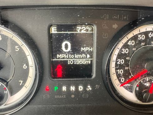 Used 2017 RAM 1500 Classic SLT RWD image 10