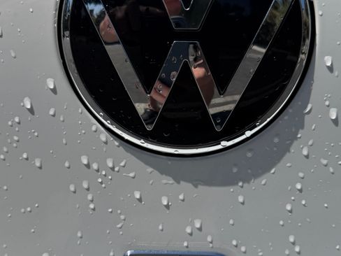Used 2024 Volkswagen Golf R AWD/4WD image 5