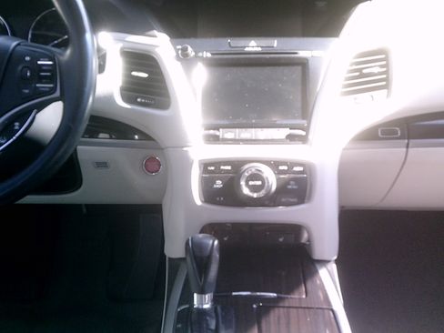 Used 2016 Acura RLX w/ Technology Package image 18