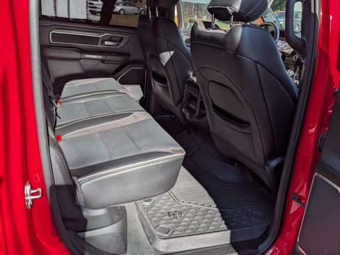 Used 2024 RAM 1500 Laramie image 9