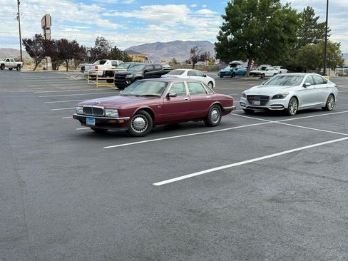 Used 1992 Jaguar XJ Vanden Plas image 6