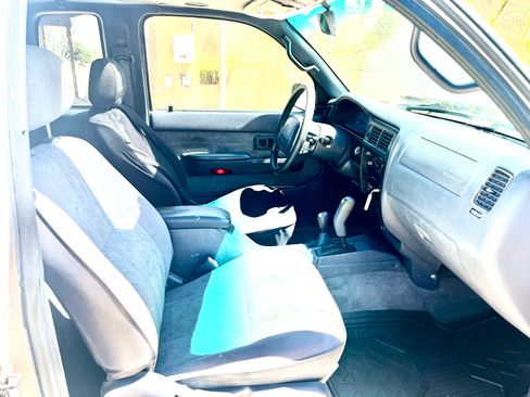 Used 2000 Toyota Tacoma 4x4 Xtracab V6 w/ SR5 Pkg image 10