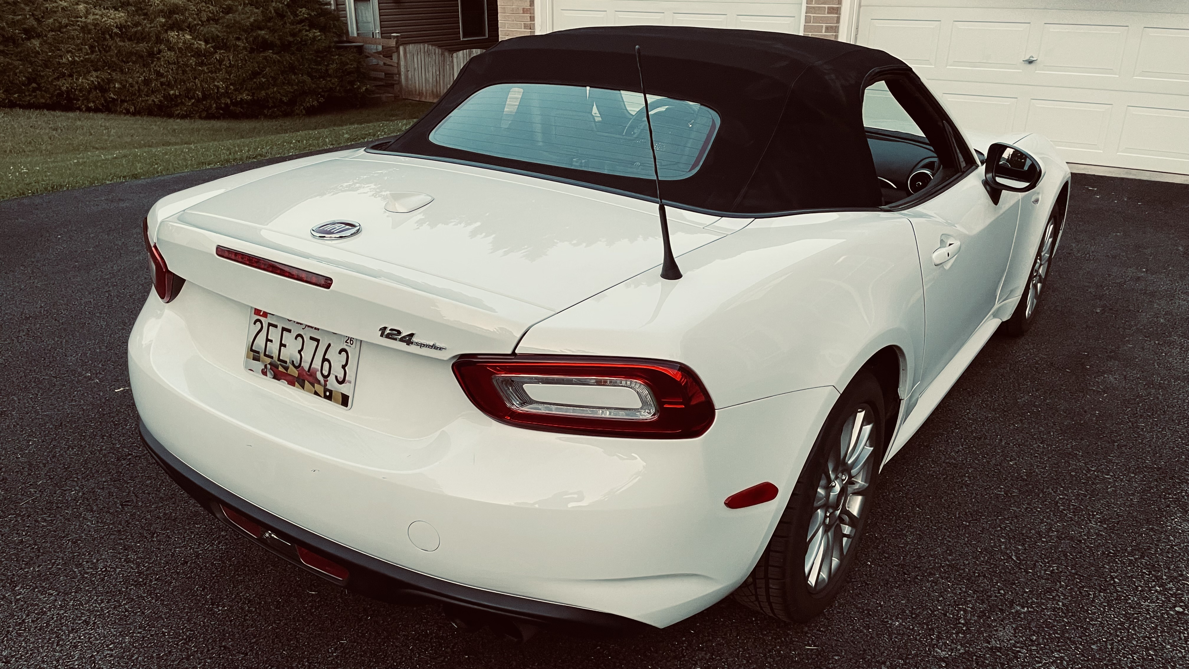 Used 2019 FIAT 124 Spider Classica w/ Technology Group RWD image 9