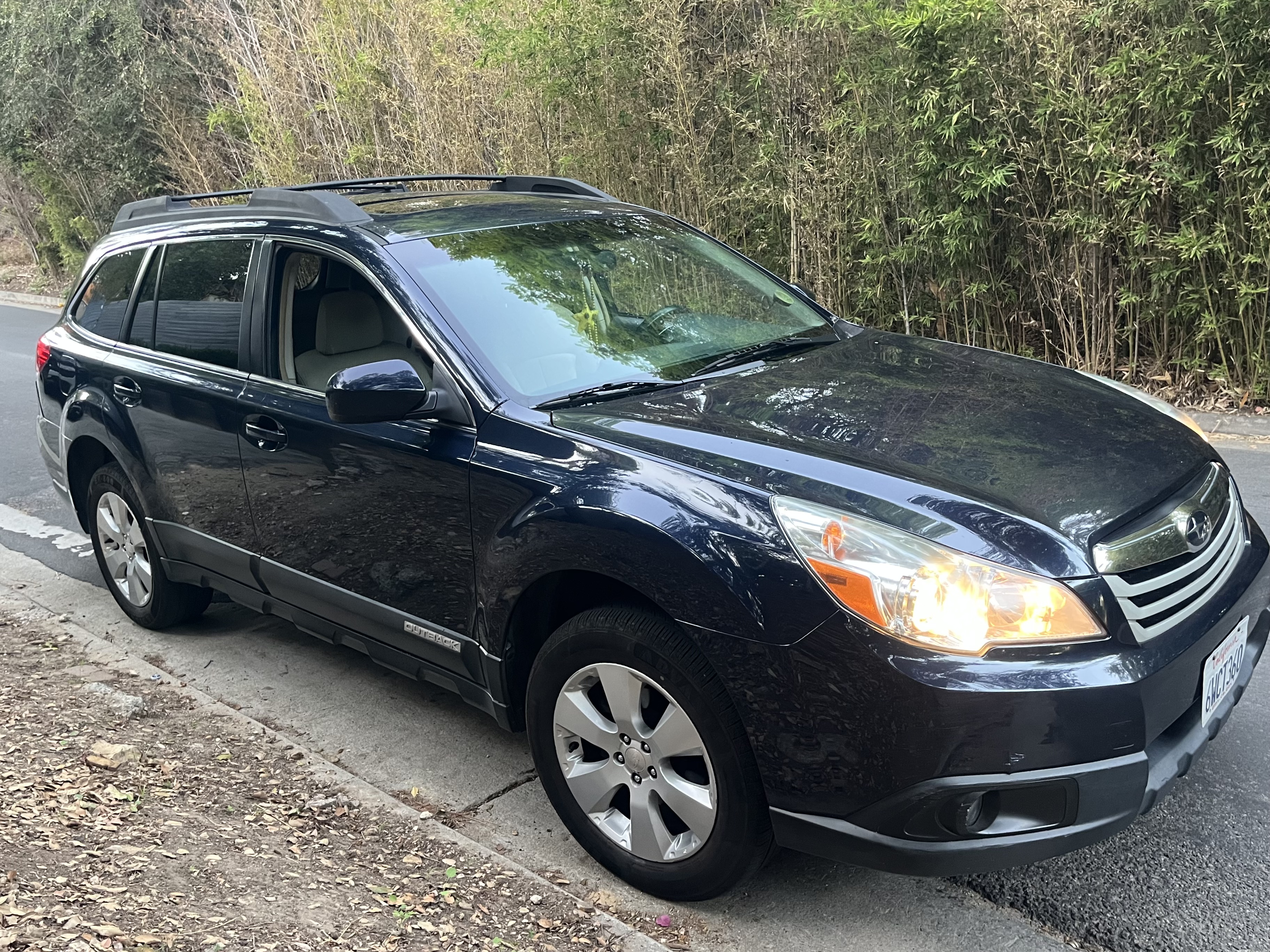 Used 2012 Subaru Outback 2.5i Premium AWD/4WD image 5