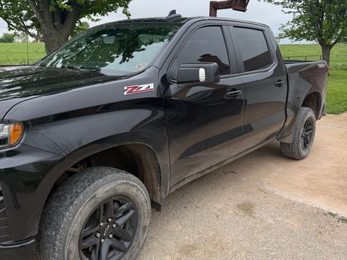 Used 2021 Chevrolet Silverado 1500 LT Trail Boss w/ LT Trail Boss Premium Package AWD/4WD image 5