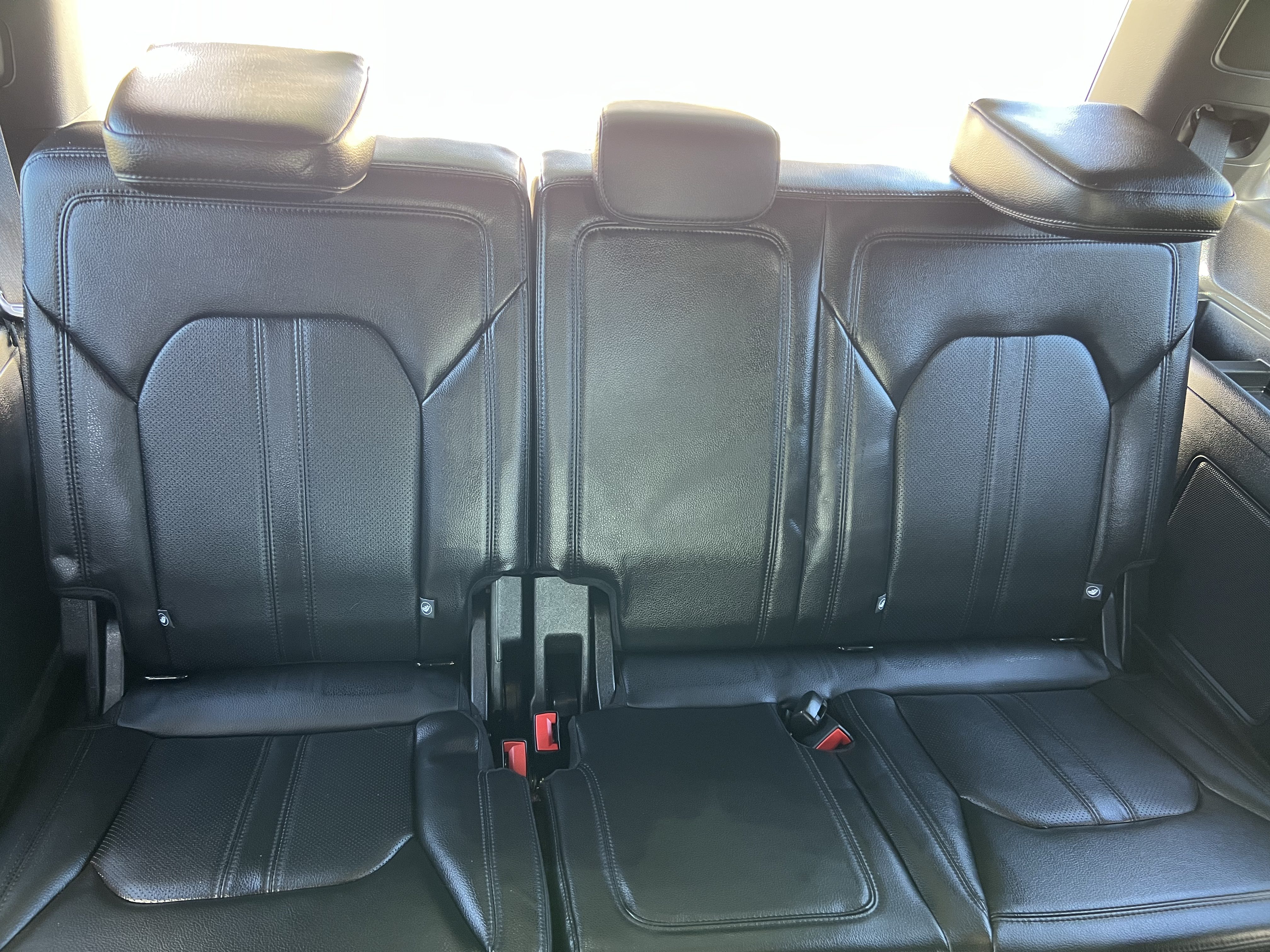 Used 2018 Ford Expedition Limited w/ Equipment Group 302A AWD/4WD image 24