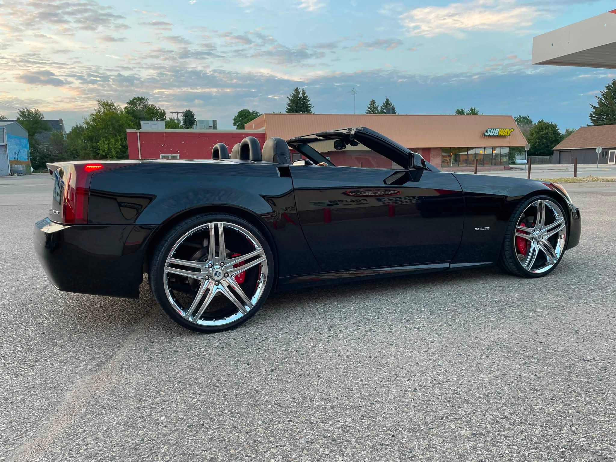 Used 2004 Cadillac XLR RWD image 9