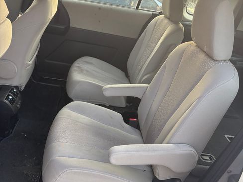 Used 2012 MAZDA MAZDA5 Touring FWD image 9