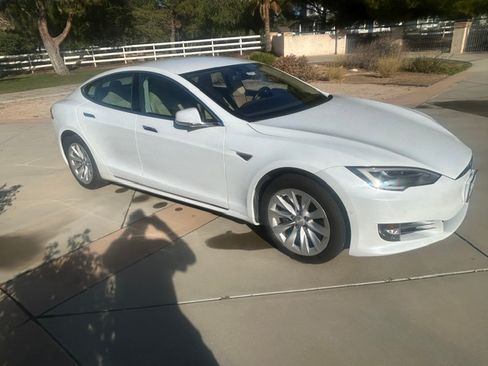 Used 2016 Tesla Model S 90D AWD/4WD image 2